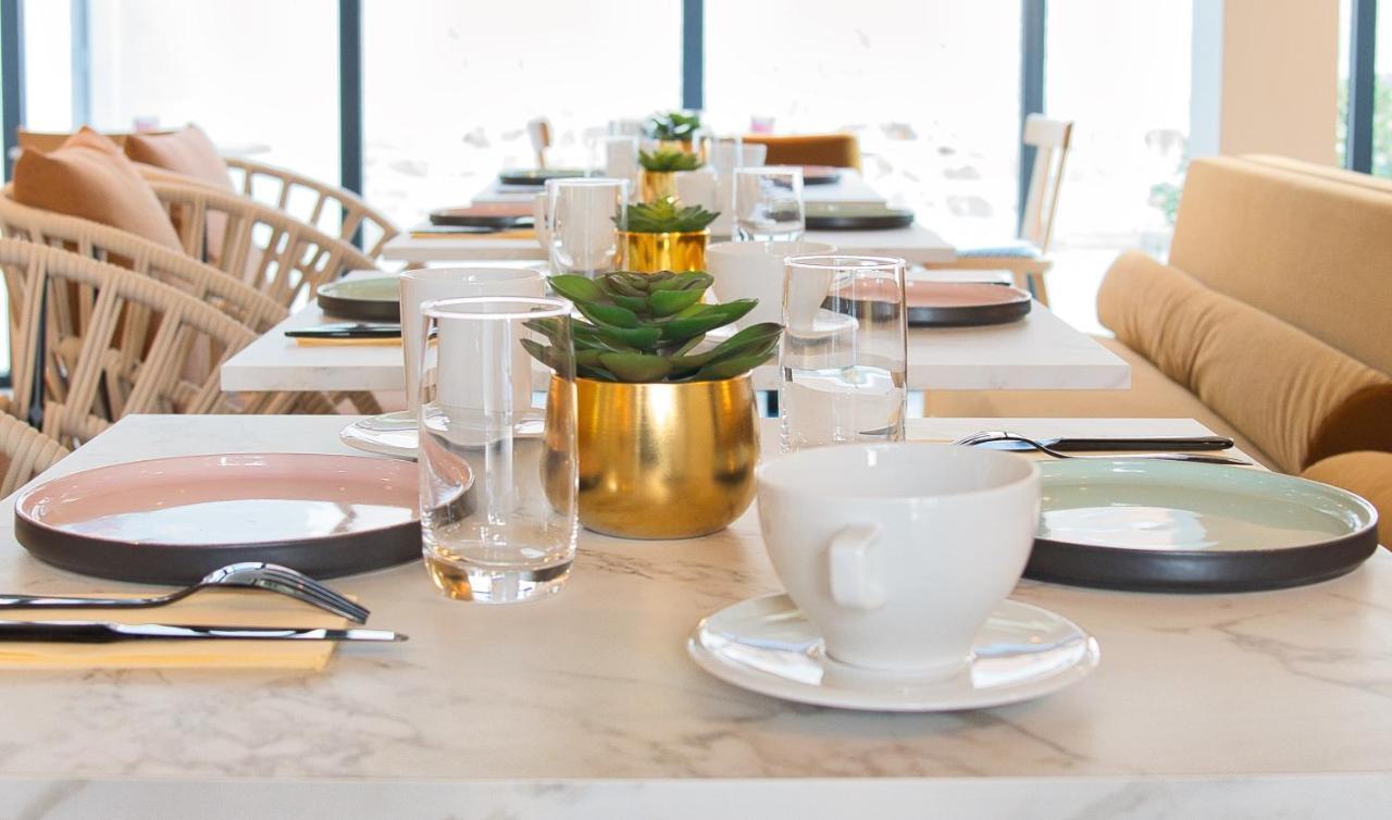 Hotel Yac Paris Clichy, A Member Of Radisson Individuals Ngoại thất bức ảnh