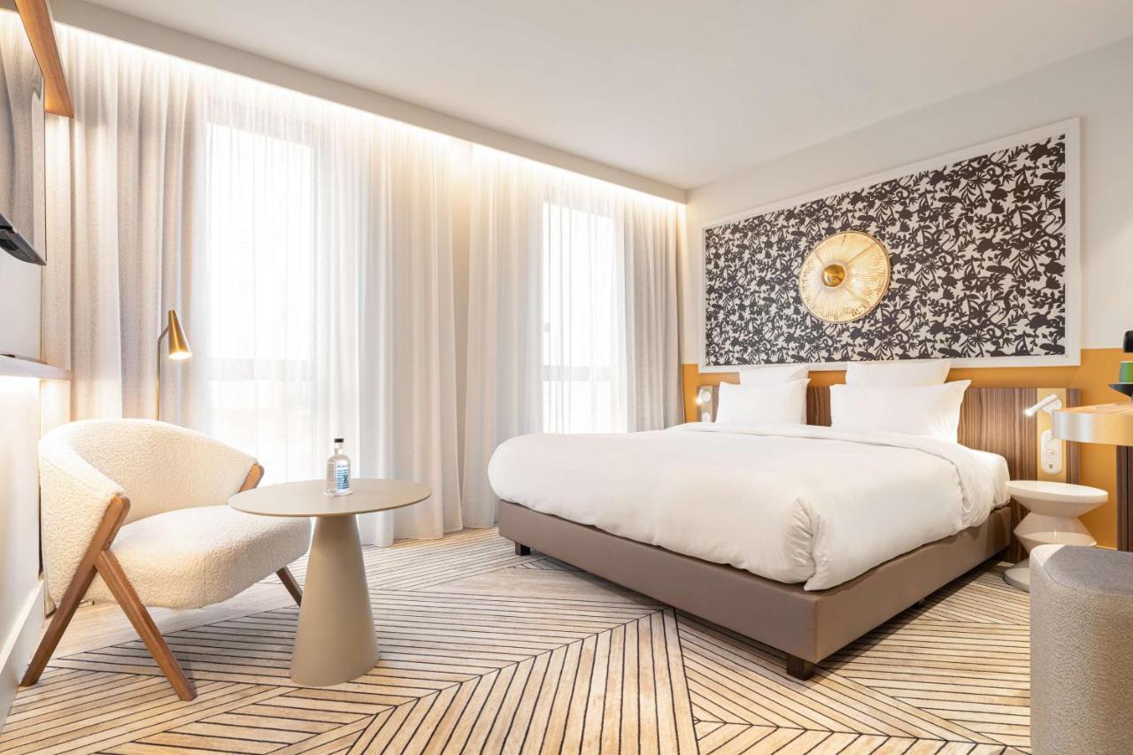 Hotel Yac Paris Clichy, A Member Of Radisson Individuals Ngoại thất bức ảnh