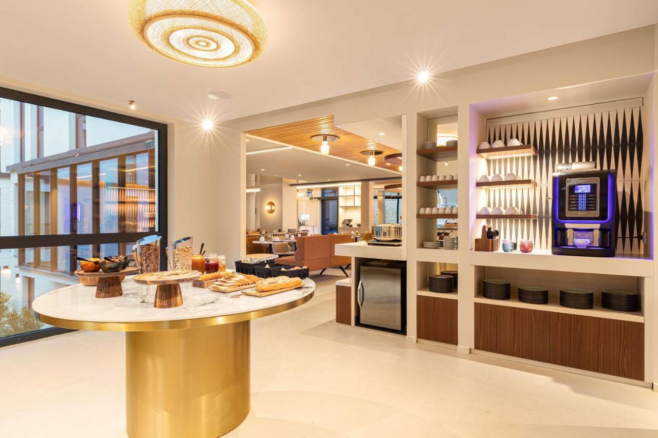 Hotel Yac Paris Clichy, A Member Of Radisson Individuals Ngoại thất bức ảnh