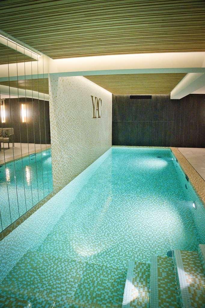 Hotel Yac Paris Clichy, A Member Of Radisson Individuals Ngoại thất bức ảnh