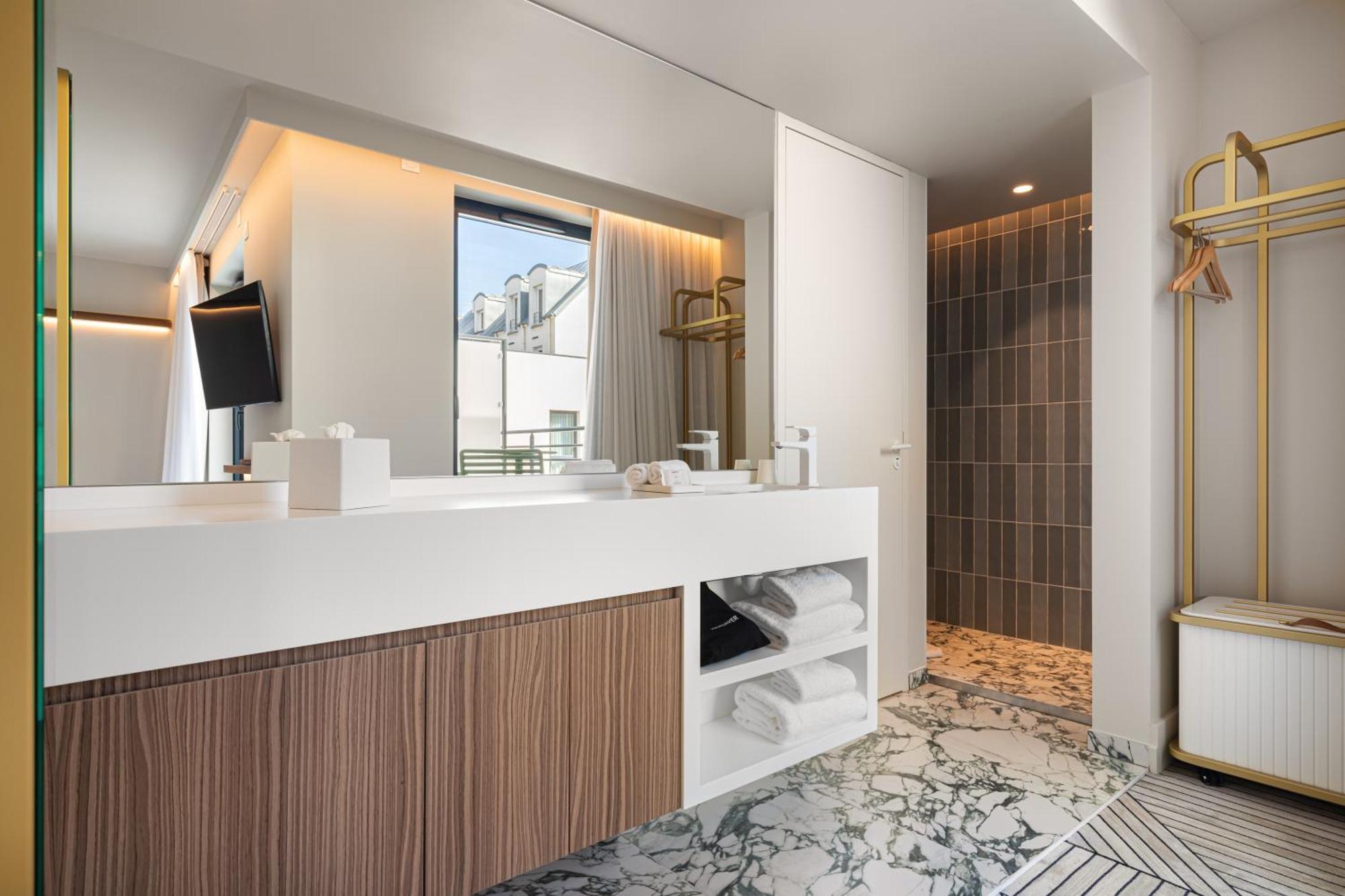 Hotel Yac Paris Clichy, A Member Of Radisson Individuals Ngoại thất bức ảnh