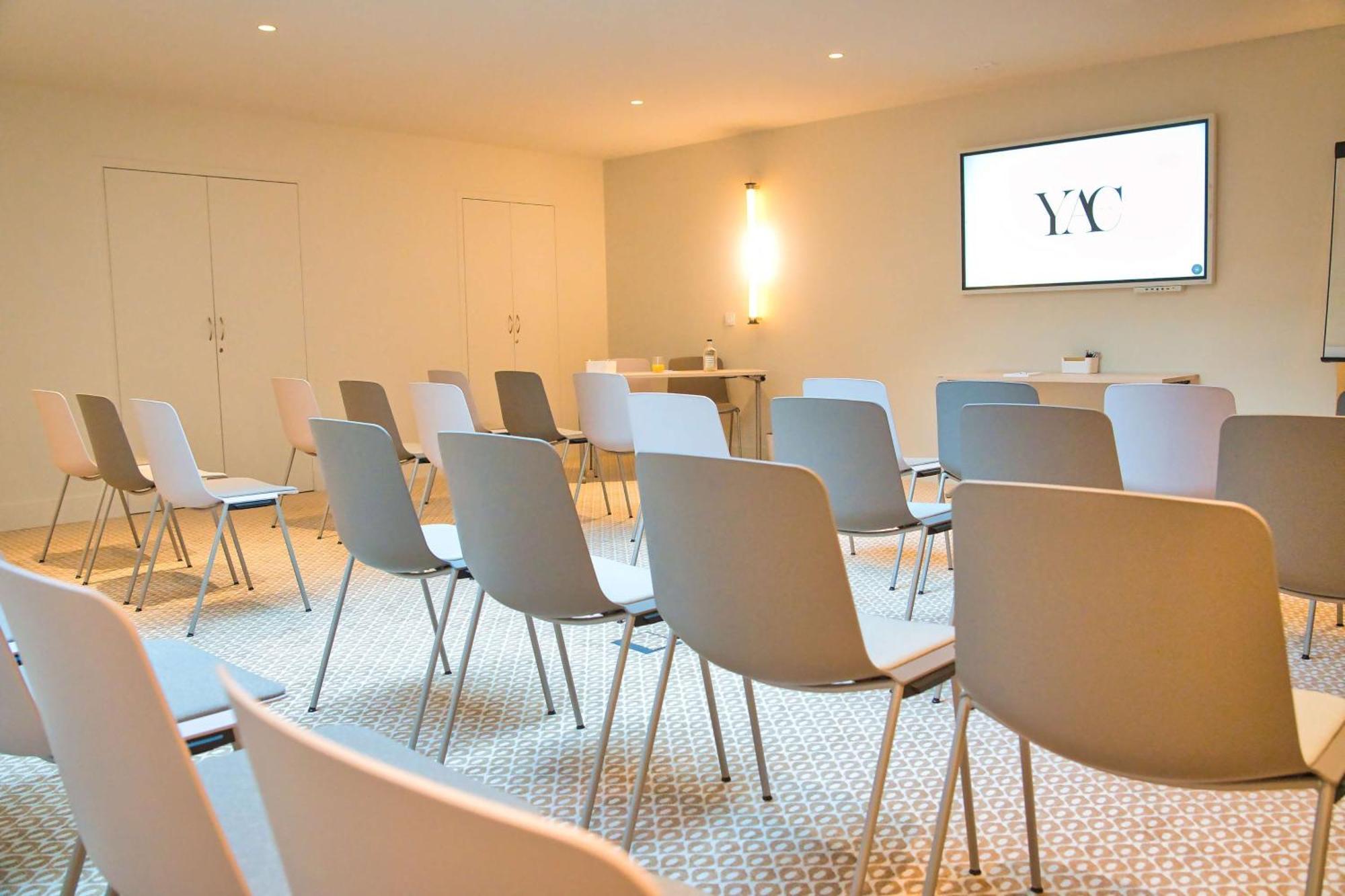 Hotel Yac Paris Clichy, A Member Of Radisson Individuals Ngoại thất bức ảnh