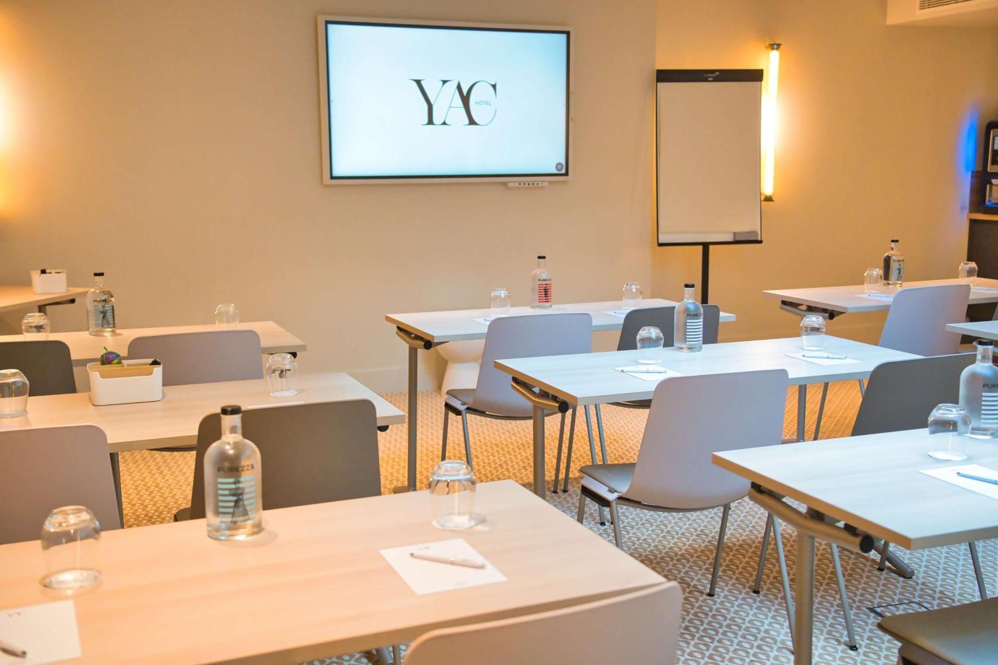 Hotel Yac Paris Clichy, A Member Of Radisson Individuals Ngoại thất bức ảnh