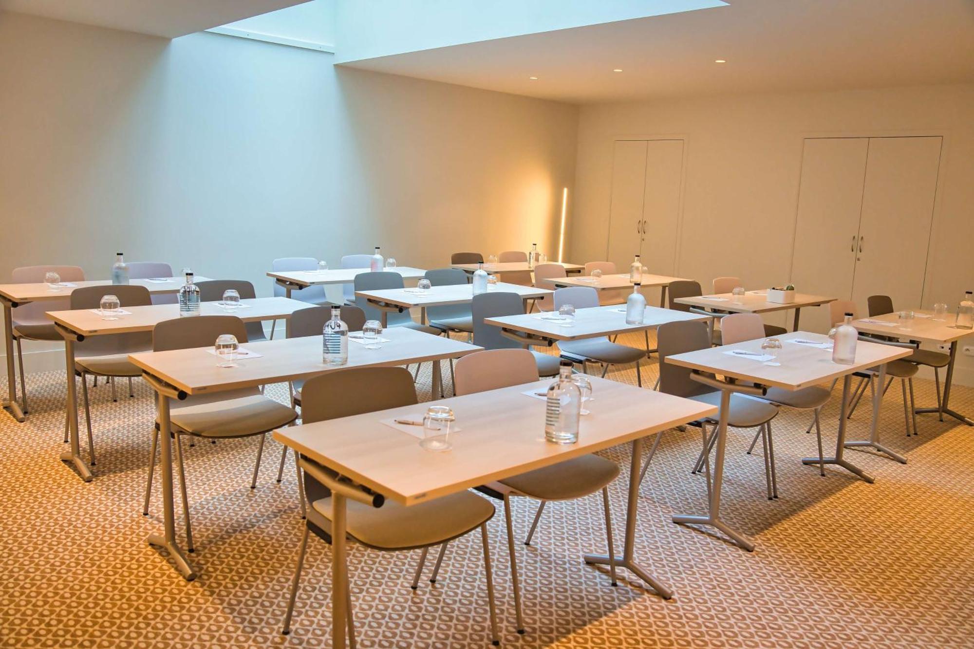 Hotel Yac Paris Clichy, A Member Of Radisson Individuals Ngoại thất bức ảnh