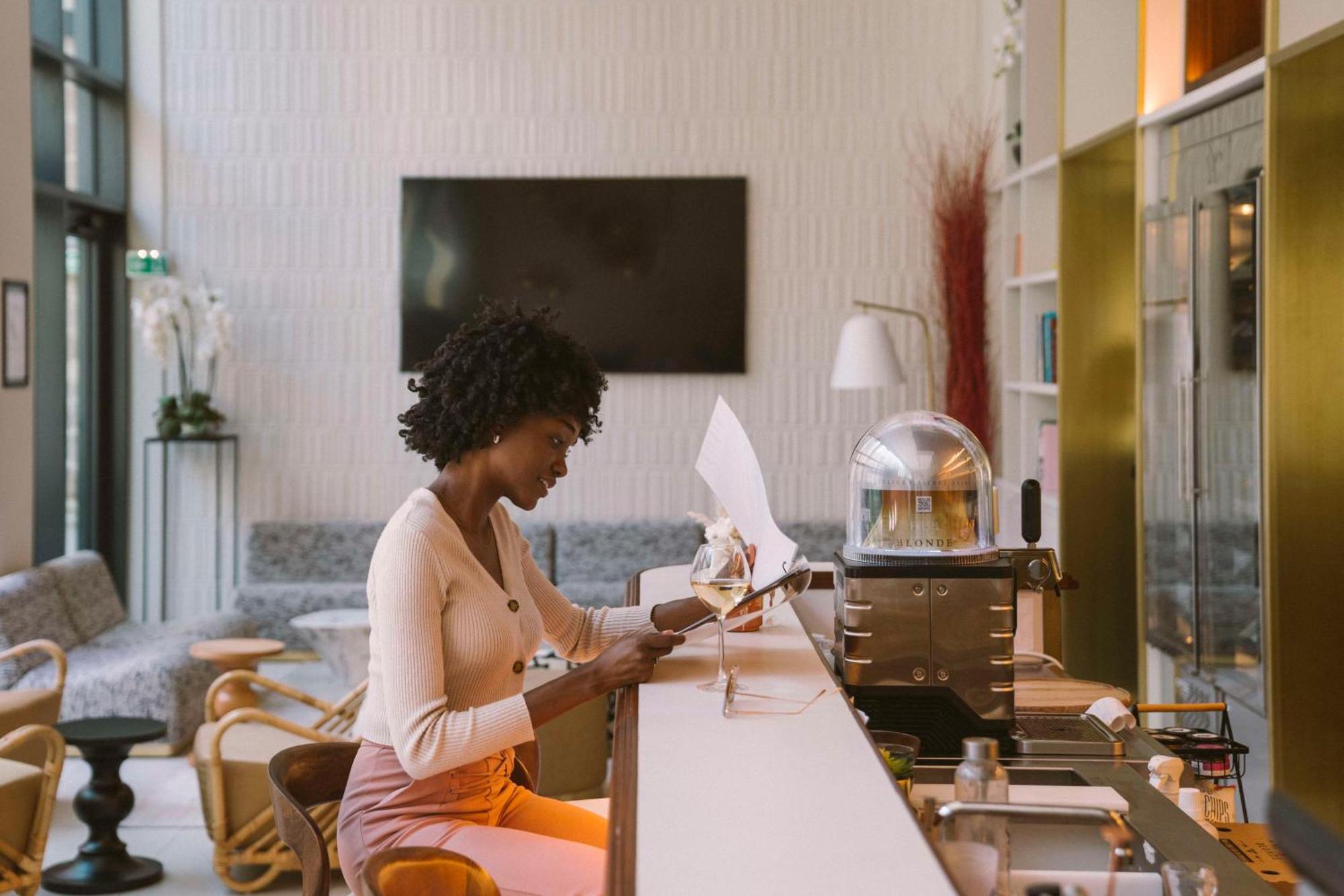 Hotel Yac Paris Clichy, A Member Of Radisson Individuals Ngoại thất bức ảnh